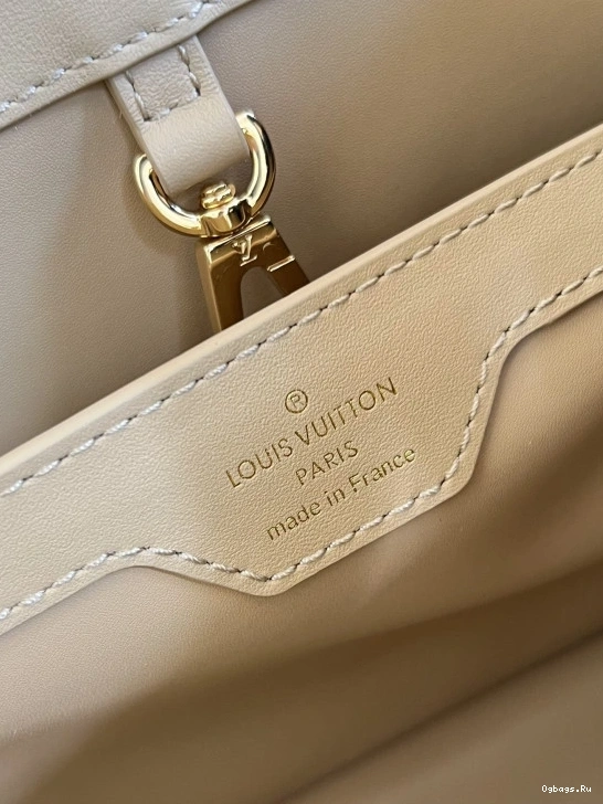 VUITTON MM CAPUCINES LOUIS 0901